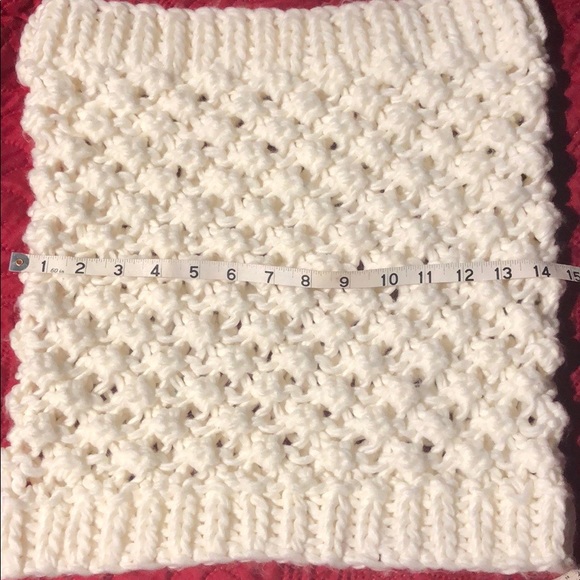 Off white infinity scarf - Picture 4 of 6